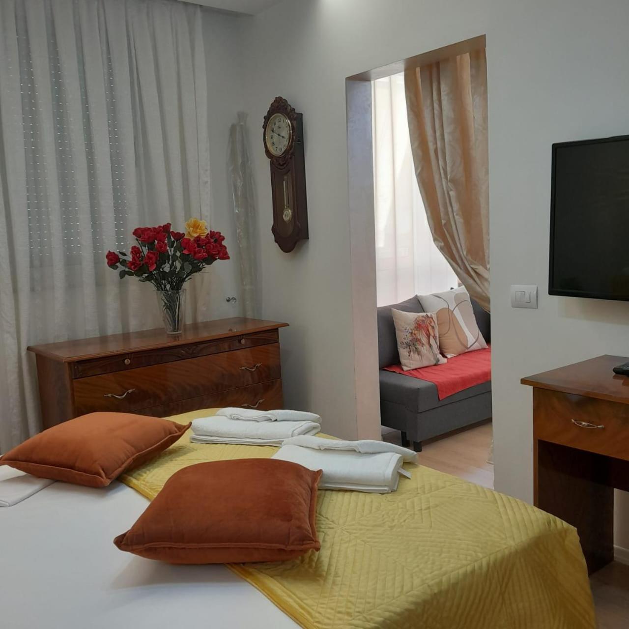 Bani'S Cozy Lovely Apt Tirana Exterior photo